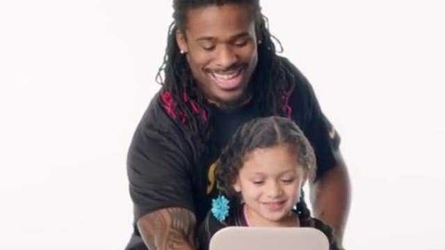 NFL dads tackle 'daughter do's' in adorable Super Bowl ad