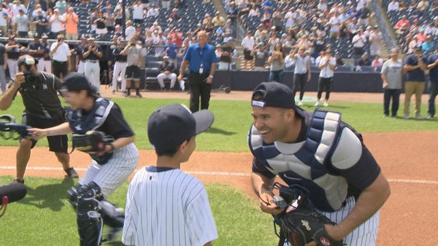 Military parents surprise kids at Yankees game