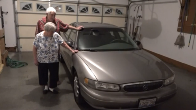 Repo man helps elderly couple pay off car, gives it back