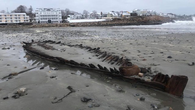 Powerful nor'easter uncovers shipwreck off Maine coast
