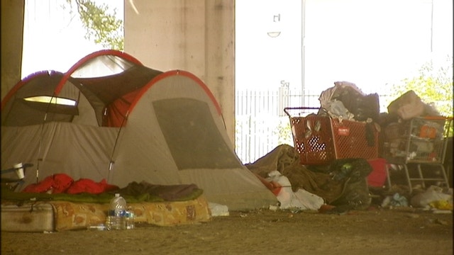 North Texas homeless shelters prepare to take in hundreds during arctic blast