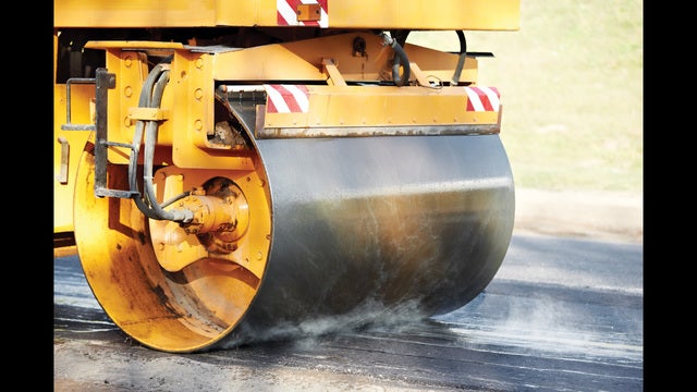 Man accidentally buried alive by road pavers in India