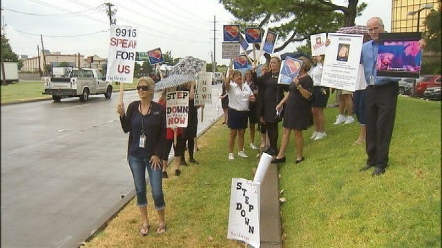 Southwest Airlines flight attendants rally against union leaders