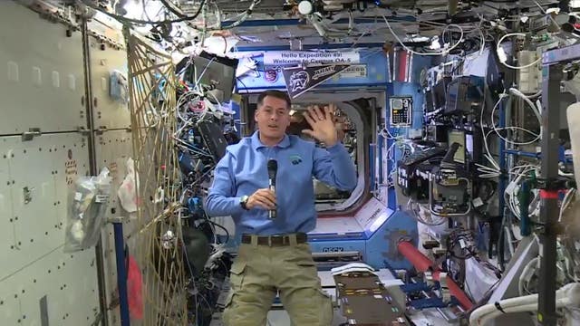 Thanksgiving in space: Turkey, green beans & even football
