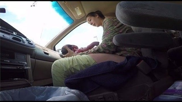 Texas man navigates traffic while filming wife giving birth