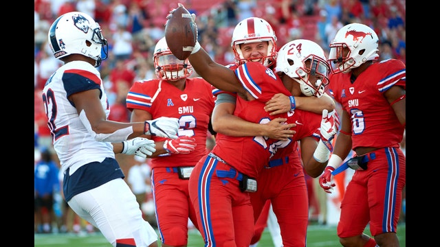 SMU pulls away in 4th quarter to beat UConn 49-28