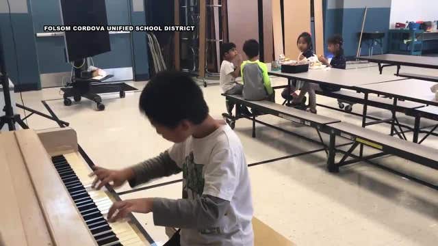 WATCH: Young pianist plays during recess to first graders
