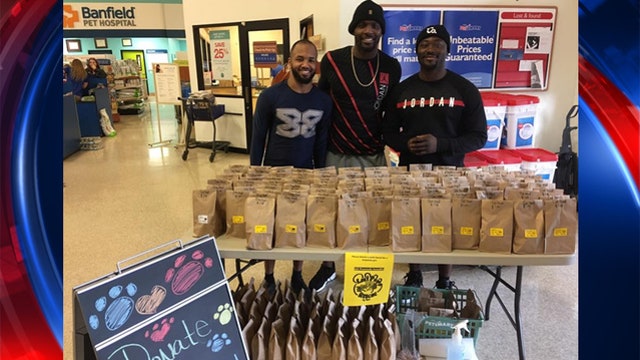 Dez Bryant buys entire table of dog food for rescue group