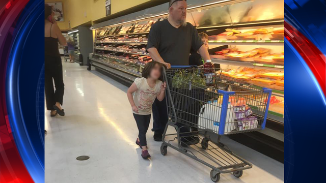 Photos of man pulling child's hair prompt investigation