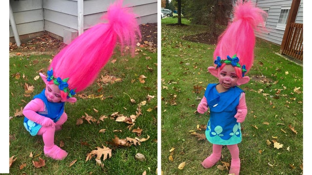 Mom transforms toddler into "Trolls" character