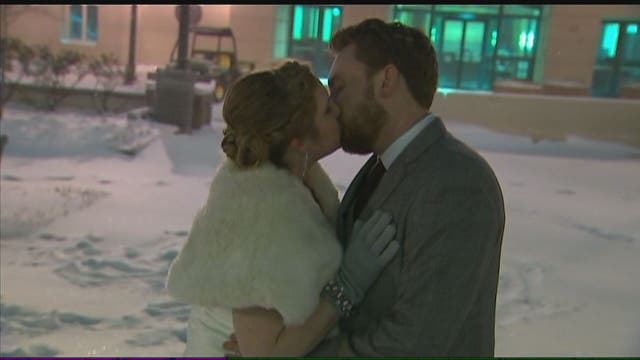 White wedding: Couple gets hitched in DC snowstorm