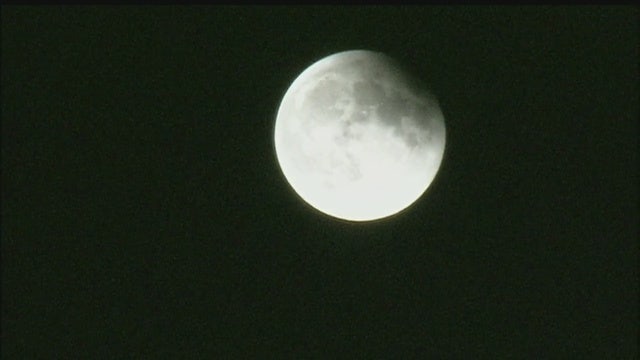 Full moon, eclipse, and comet visible in night sky this weekend