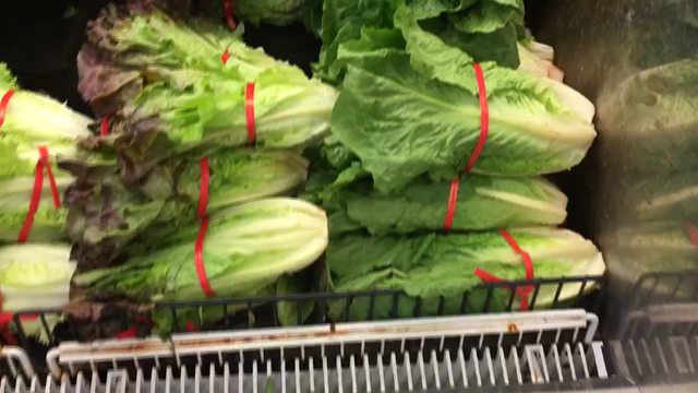 Despite CDC warning, some North Texas stores still selling romaine lettuce