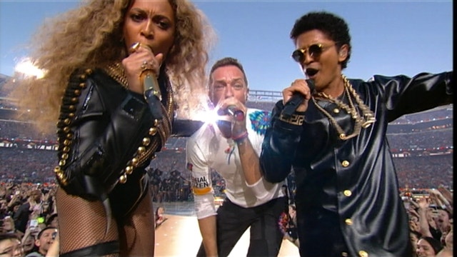 Review: Coldplay lets Beyonce, Bruno Mars overshadow band