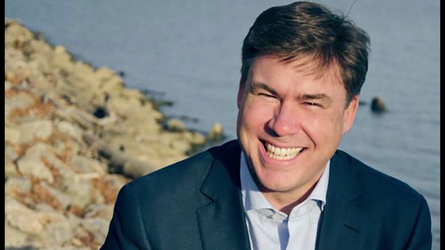 White House communications director resigns amid tensions
