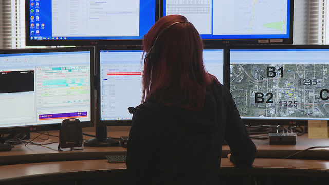 911 dispatcher helps deliver baby over phone