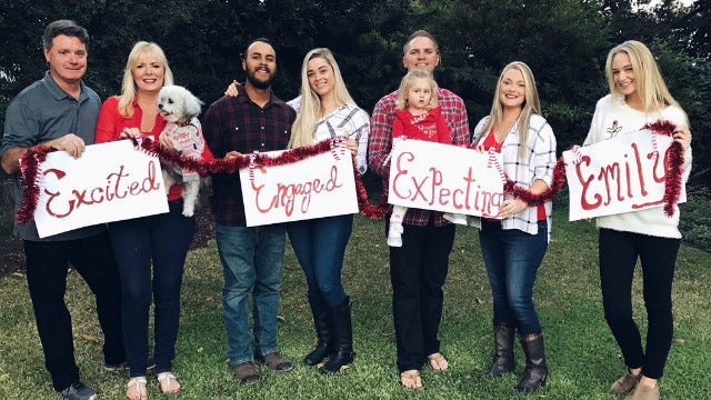 Single daughter's hilarious Christmas card goes viral