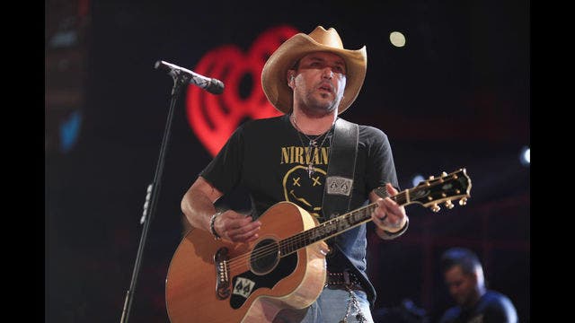 Country singer Jason Aldean cancels SoCal concerts in wake of Vegas shooting
