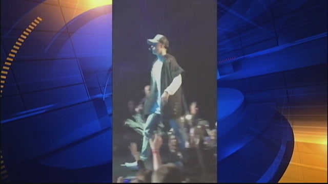 Bieber storms off stage after 1 song