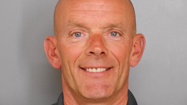 Manhunt underway after Fox Lake police officer fatally shot
