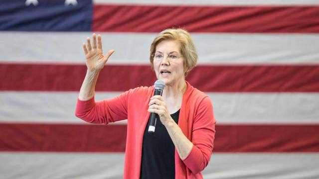 Elizabeth Warren makes presidential bid official with call for change