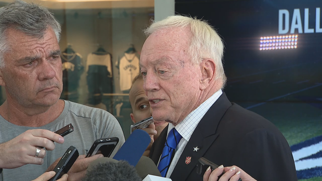 Jones not concerned about Zeke's latest run-in with security guard