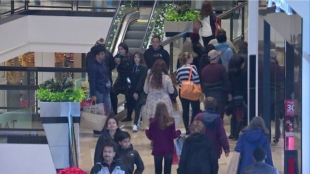 Shoppers spending more can make a merry season for retailers