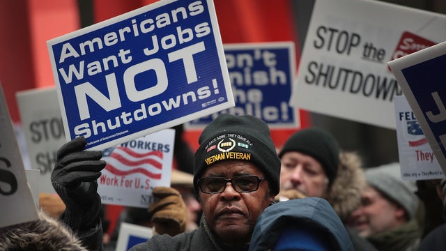 Friday marks first payday without pay for federal workers as shutdown drags on
