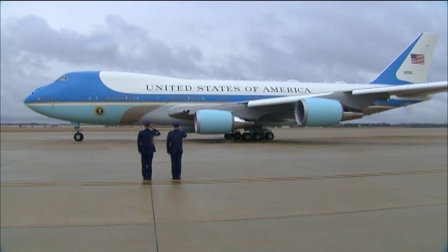 Trump to give Air Force One a red, white and blue makeover