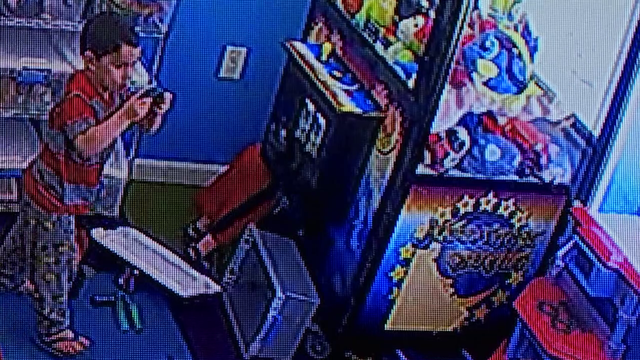 Allentown boy crawls into claw machine, gets stuck