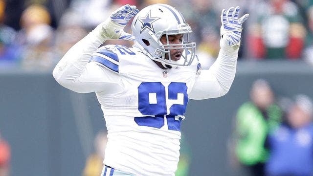 Cowboys' Jeremy Mincey out against Falcons with concussion