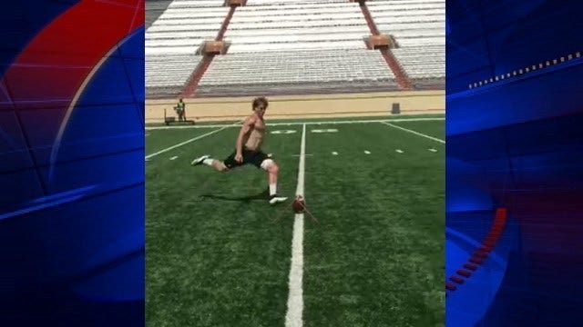 Longhorns kicker nails 80-yard field goal