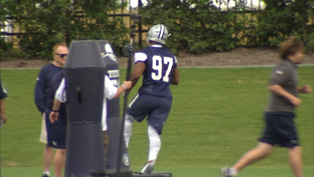 Cowboys sign 8 draft picks, including 1st-rounder Charlton