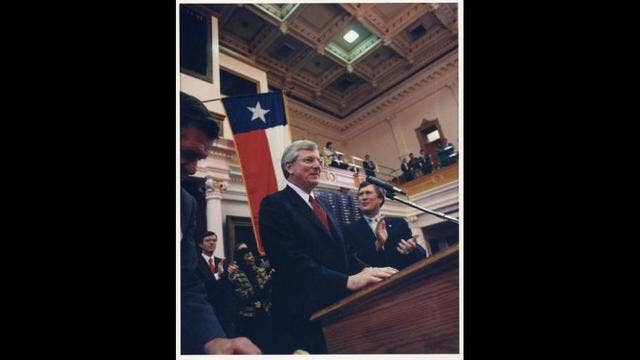 Former Gov. Mark White dead at 77