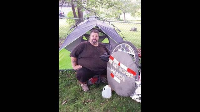 560-pound man biking across US to lose weight