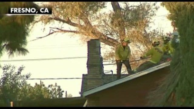 Burglar stuck in chimney dies after homeowner lights fire