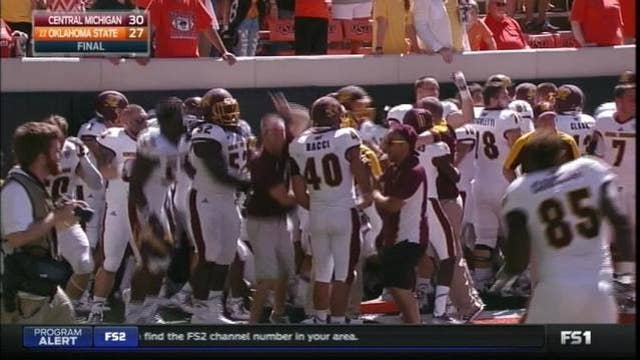 Officials' miscue, Hail Mary: Okla St stunned by CMU