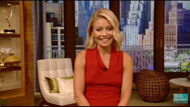 Kelly Ripa returns to 'Live,' not-so-subtly rips ABC