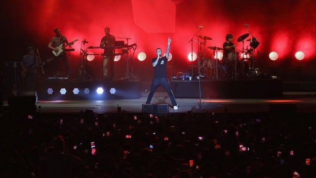 Maroon 5 cancels Super Bowl halftime news conference