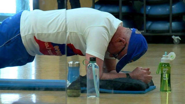 71-year-old man, cancer survivor breaks world record for planking