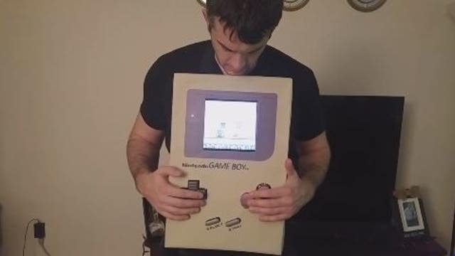 Man makes working Game Boy costume for Halloween