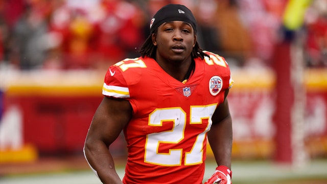 Browns sign troubled running back Kareem Hunt
