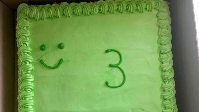 'Pathetic' frog birthday cake from supermarket leaves parents 'mortified': 'It was a disgrace'