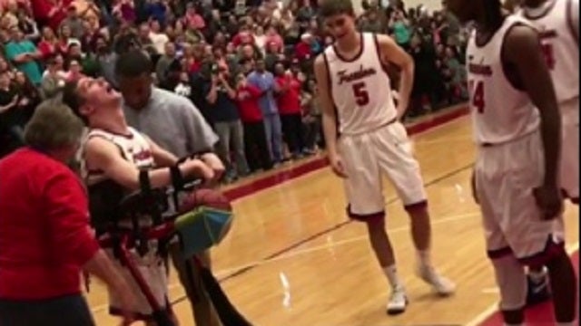 WATCH: Teen with cerebral palsy gets assist in high school basketball game