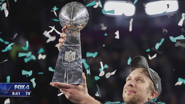 TMZ: Trump vs. the NFL, Roseanne Spinoff