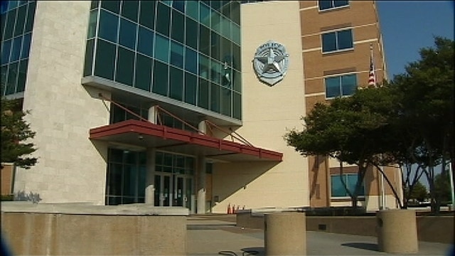 2 Dallas police officers on leave after arrests