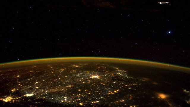 Astronaut Scott Kelly's 'UFO' photo generates extraterrestrial buzz
