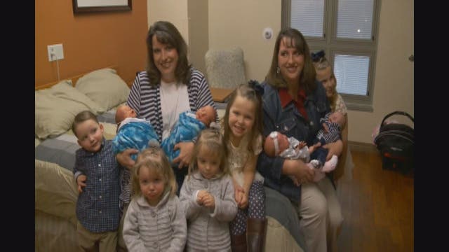 Twin moms each give birth to their 2nd set of twins