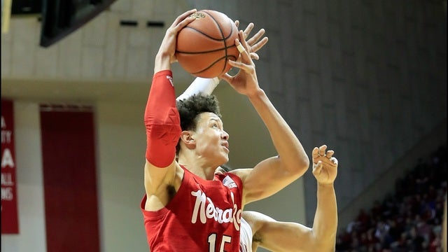 Mavericks get forward Roby after trade with Pistons