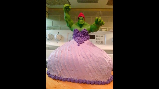 Awesome Dad Makes His Daughters a Hulk Princess Cake